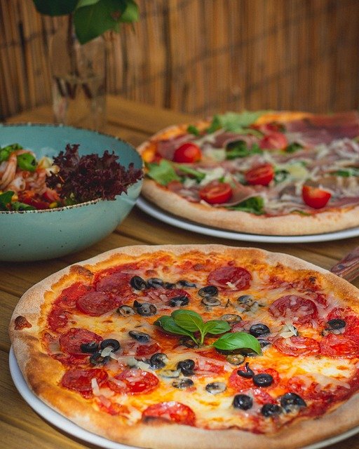 food, pizza, pizzeria, salad, shrimps salad, food on table, restaurant, italian restaurant, trattoria, italian dish, pizza, pizza, pizza, pizza, pizza, food on table, food on table, food on table, restaurant, restaurant, restaurant, italian restaurant